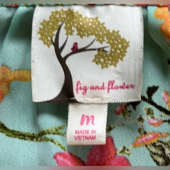 Fig & Flower blouse. Size medium. EUC - Picture 7 of 10